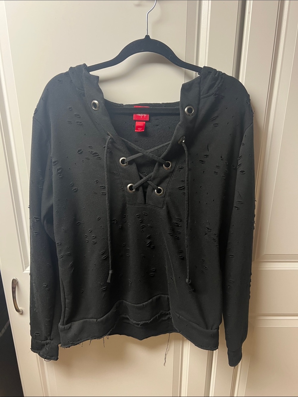 Daytrip Black Distressed Lace-Up Crewneck Hoodie, Womens, Large, Buckle